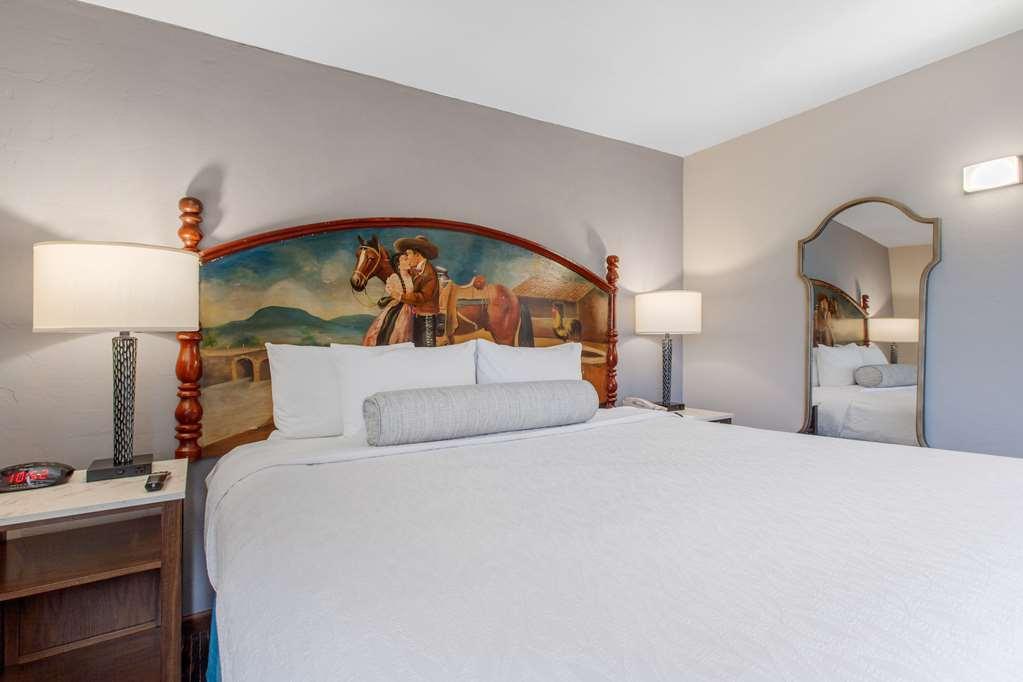 La Posada Lodge & Casitas, Ascend Hotel Collection Casas Adobes Room photo